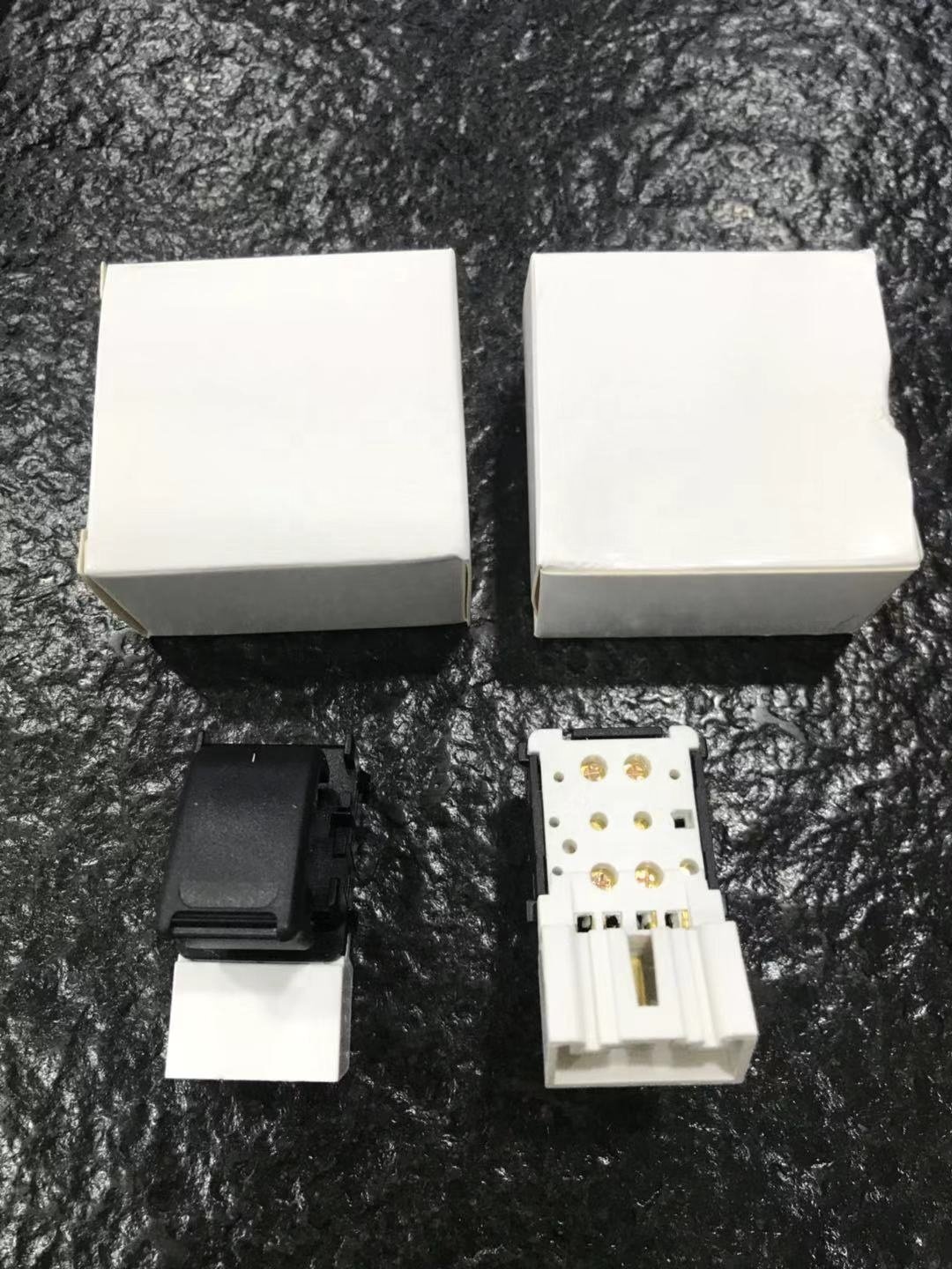 Single Power Window Switch for Suzuki OE# 37995-83E30